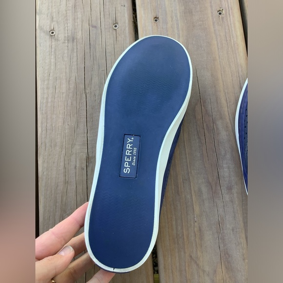 Women’s SPERRY loafers 💙💙 - Picture 3 of 9